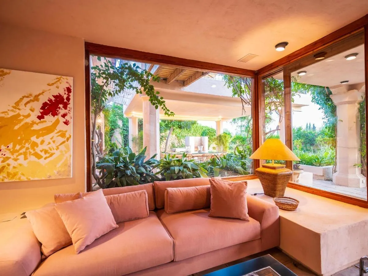 Character Filled Villa With Mature Garden Marbella