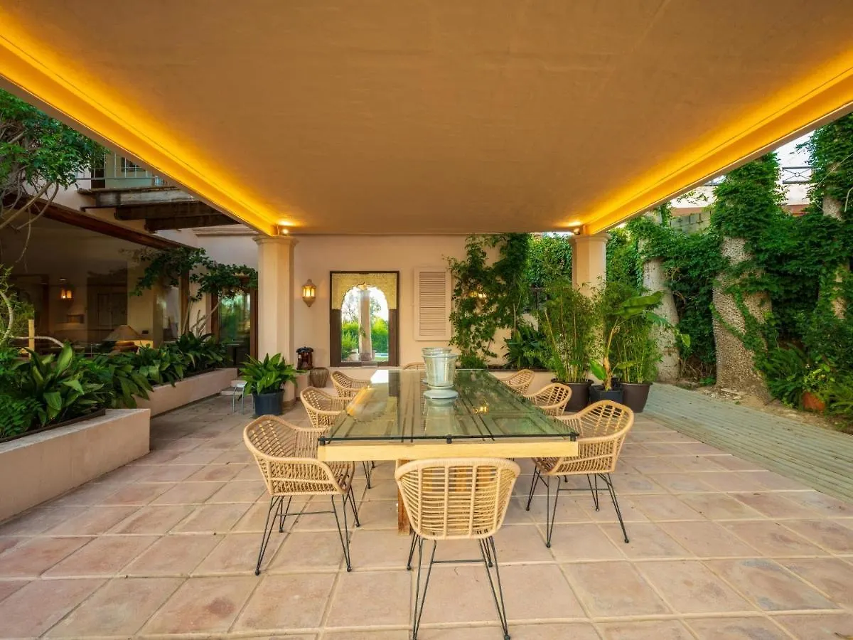 Character Filled Villa With Mature Garden Marbella 0*,