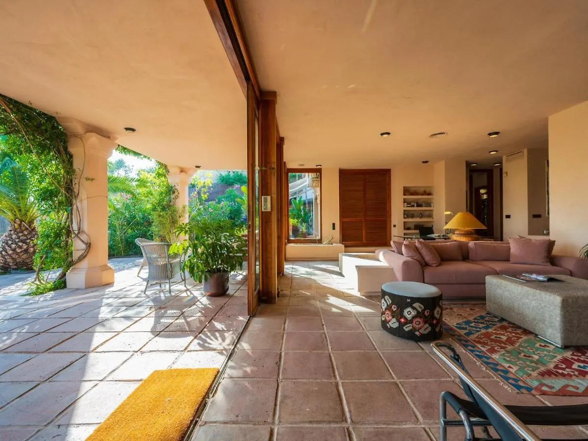 Dom wakacyjny Character Filled Villa With Mature Garden Marbella