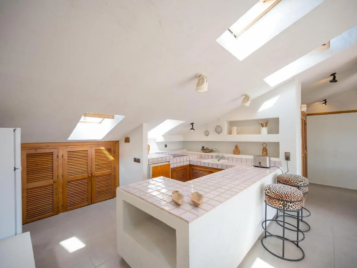 Character Filled Villa With Mature Garden Marbella 0*,
