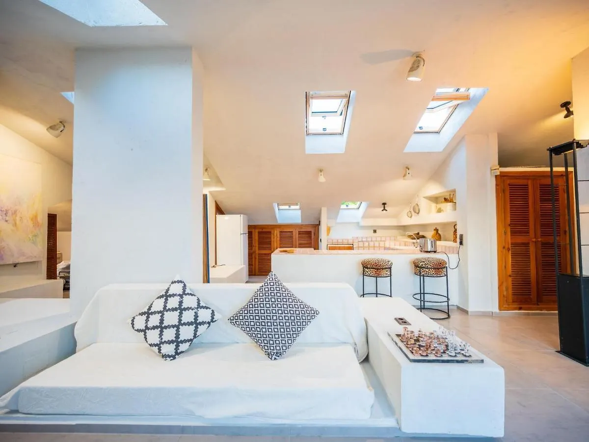 Dom wakacyjny Character Filled Villa With Mature Garden Marbella