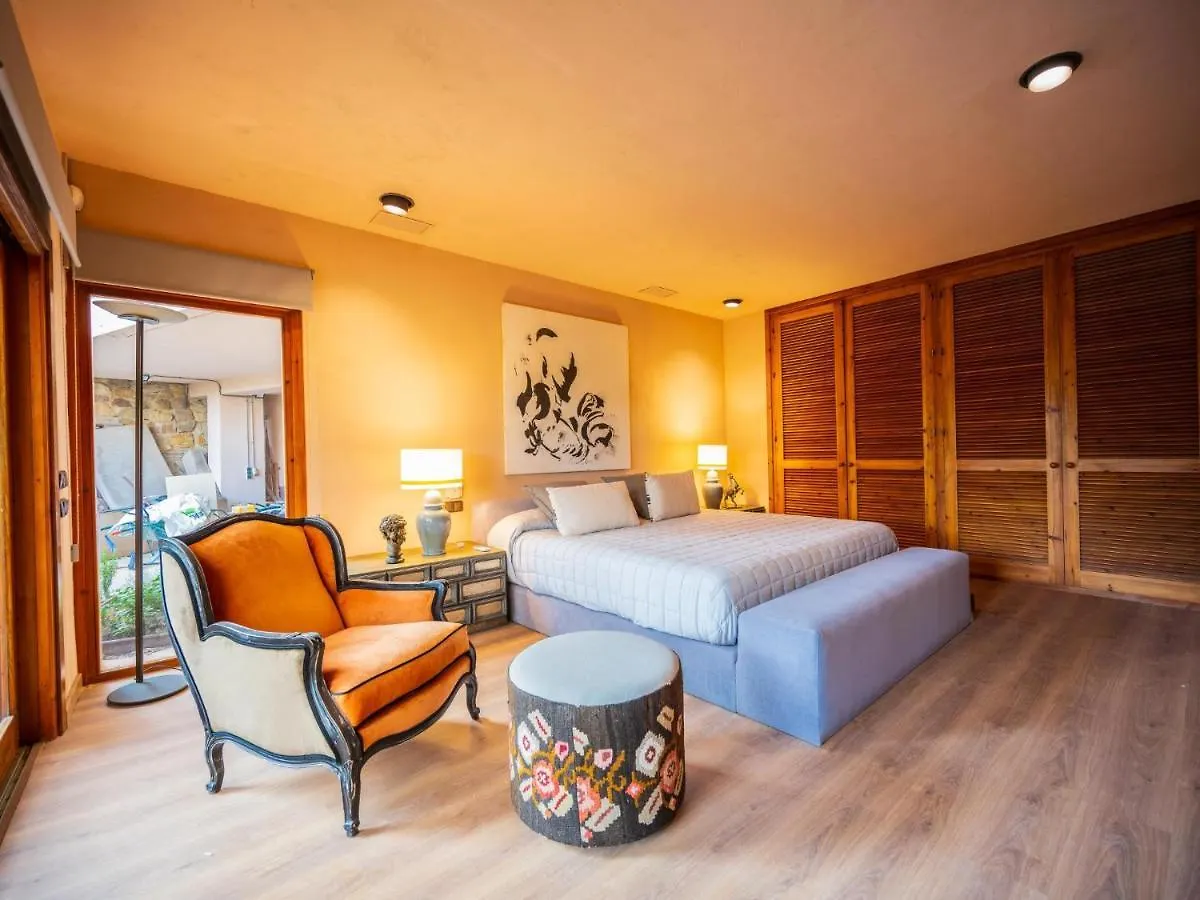 Character Filled Villa With Mature Garden Marbella 0*,  Hiszpania