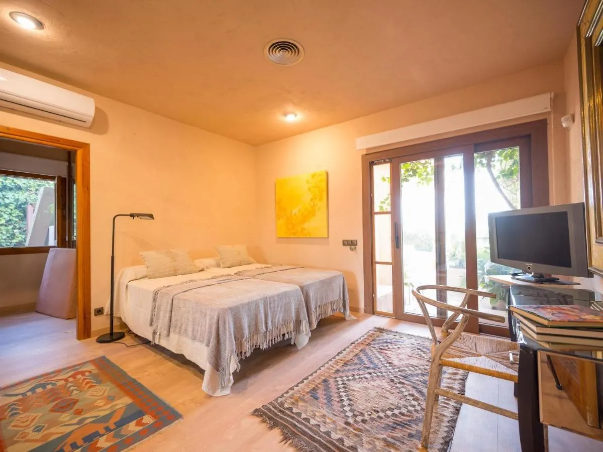 Character Filled Villa With Mature Garden Marbella Dom wakacyjny