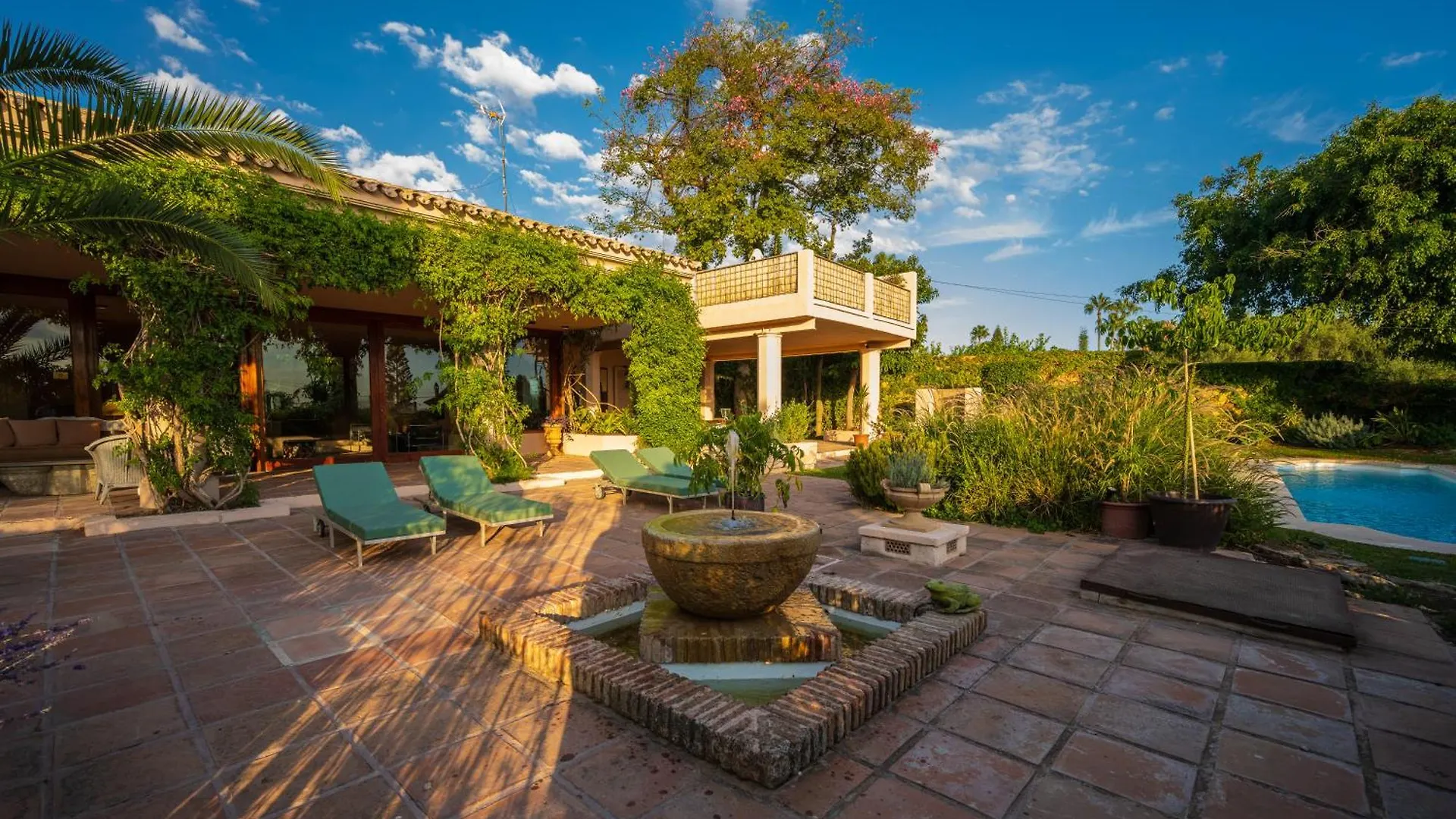 Character Filled Villa With Mature Garden Marbella